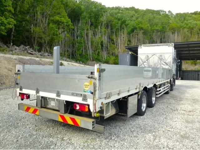 Nissan QUON 2020-05 6734201-3