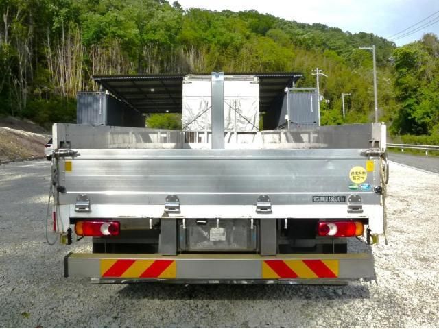 Nissan QUON 2020-05 6734201-4