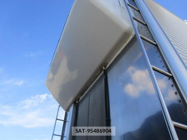 Nissan QUON 2015-08 6791442-11