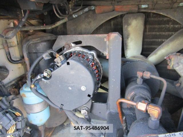 Nissan QUON 2015-08 6791442-16