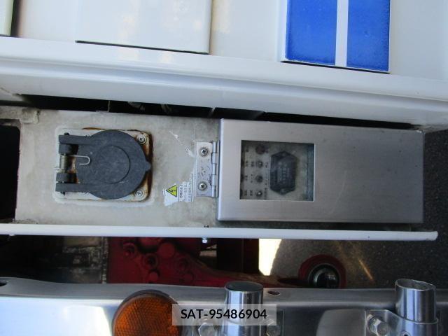 Nissan QUON 2015-08 6791442-18