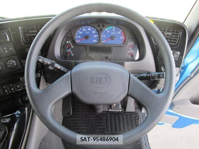 Nissan QUON 2015-08 6791442-21