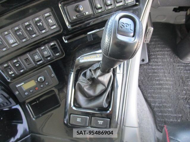 Nissan QUON 2015-08 6791442-25