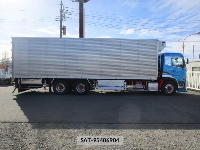 Nissan QUON 2015-08 6791442-3