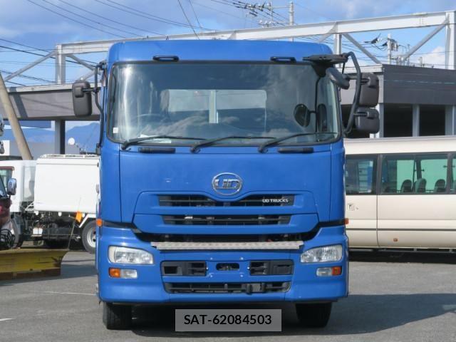 Nissan QUON 2013-05 6791438-14