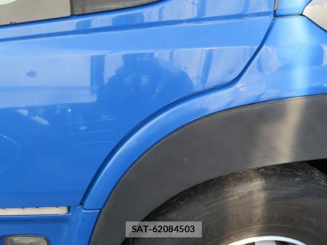 Nissan QUON 2013-05 6791438-21