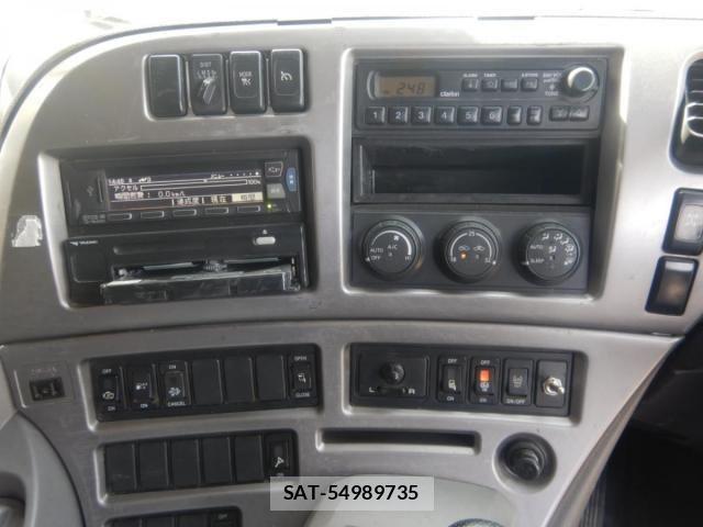 Nissan QUON 2014-03 6791441-12