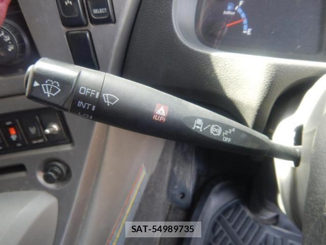 Nissan QUON 2014-03 6791441-14