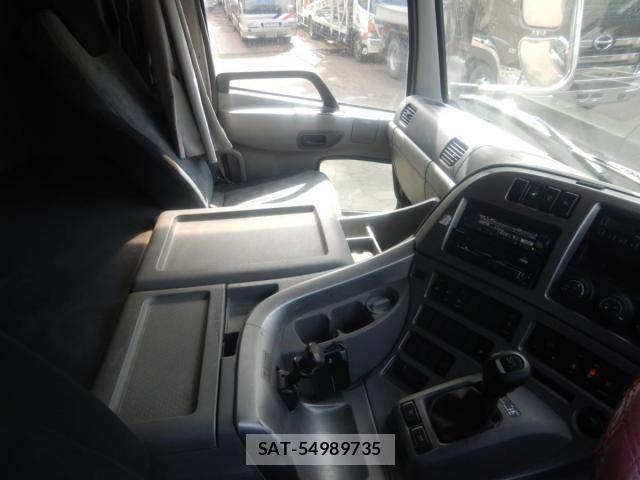 Nissan QUON 2014-03 6791441-17