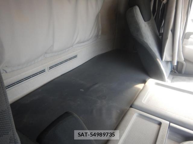 Nissan QUON 2014-03 6791441-18