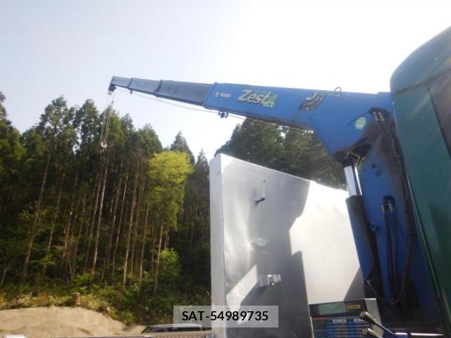 Nissan QUON 2014-03 6791441-23