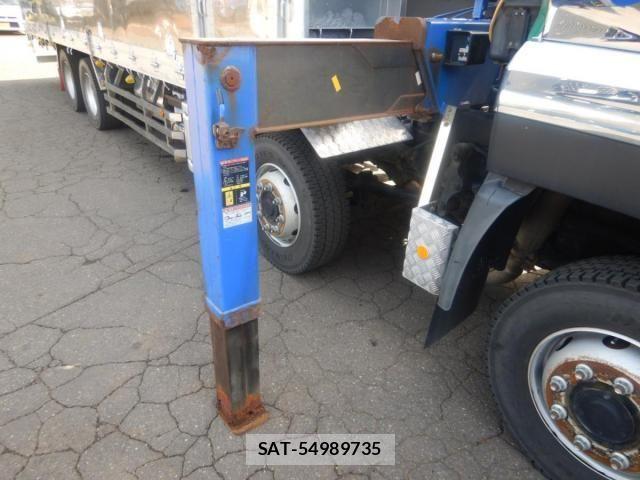 Nissan QUON 2014-03 6791441-24