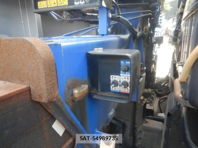 Nissan QUON 2014-03 6791441-27
