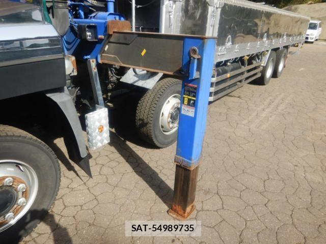 Nissan QUON 2014-03 6791441-28