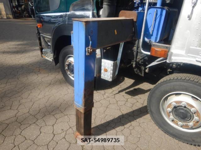 Nissan QUON 2014-03 6791441-29
