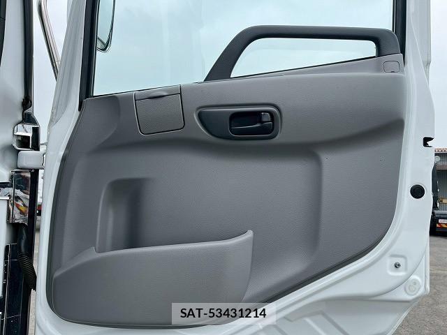Nissan QUON 2022-08 6791432-16