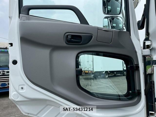 Nissan QUON 2022-08 6791432-20