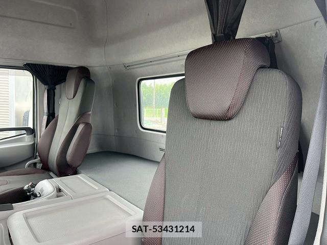 Nissan QUON 2022-08 6791432-22