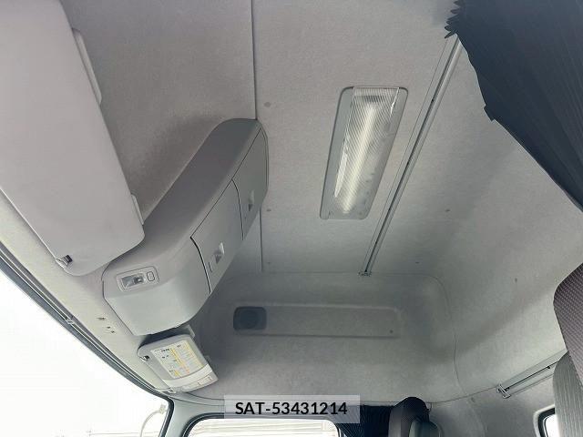 Nissan QUON 2022-08 6791432-23