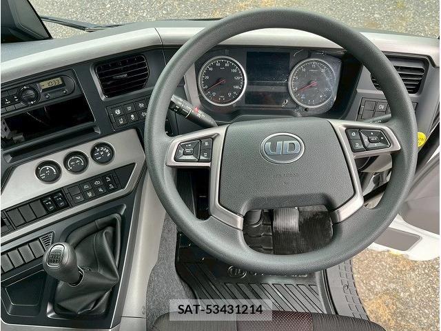 Nissan QUON 2022-08 6791432-24