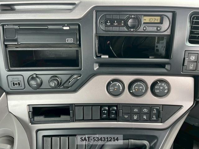Nissan QUON 2022-08 6791432-26