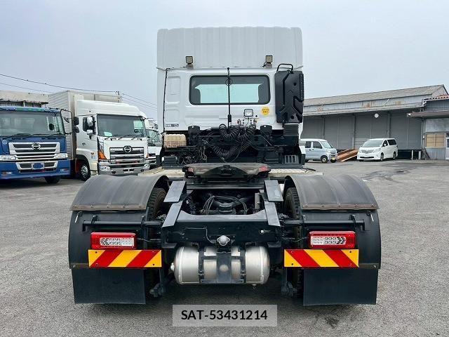 Nissan QUON 2022-08 6791432-7