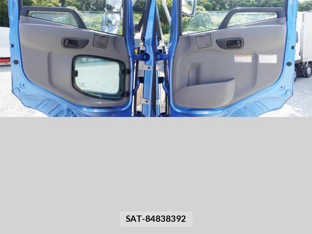 Nissan QUON 2017-12 6791443-20