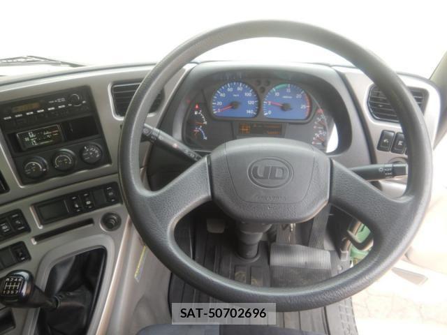 Nissan QUON 2013-01 6791440-9