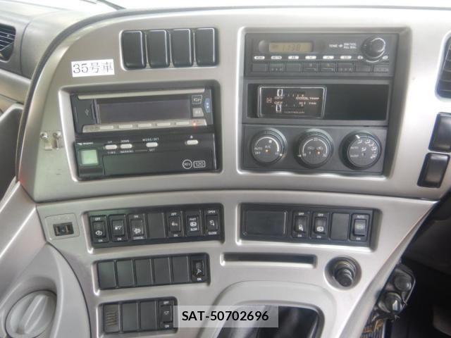 Nissan QUON 2013-01 6791440-11