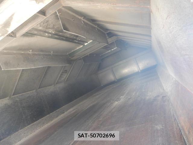Nissan QUON 2013-01 6791440-23