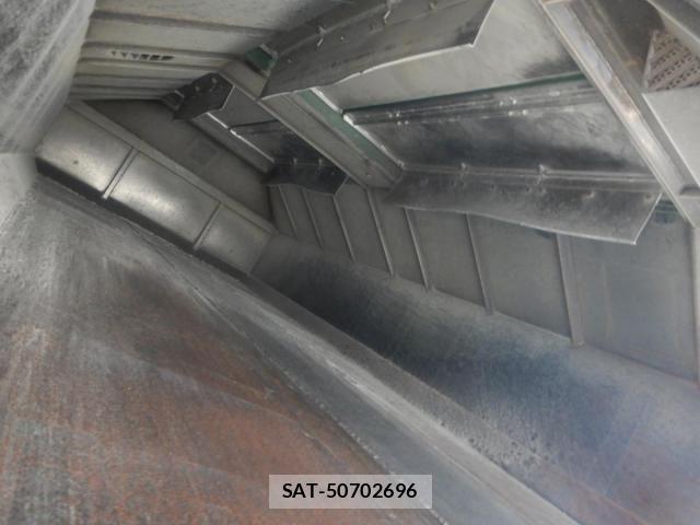 Nissan QUON 2013-01 6791440-24