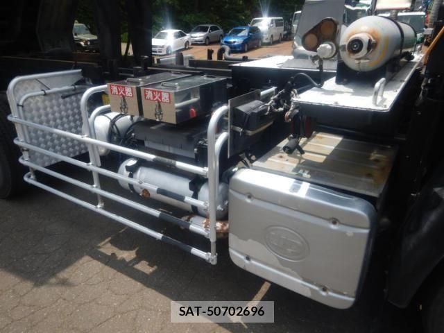 Nissan QUON 2013-01 6791440-25