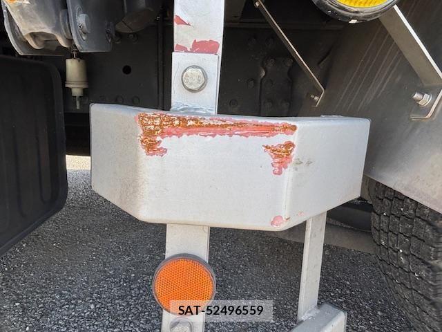 Nissan QUON 2021-02 6791431-18