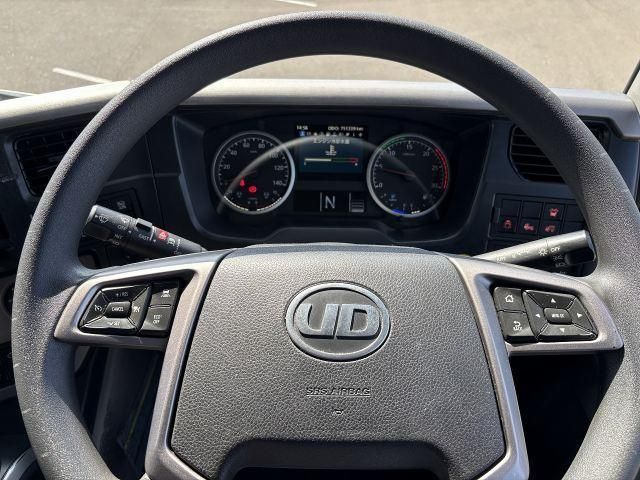 Nissan QUON 2020-04 6805456-14