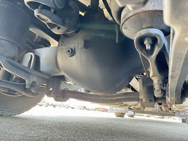 Nissan QUON 2020-04 6805456-23