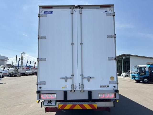 Nissan QUON 2020-04 6805456-4