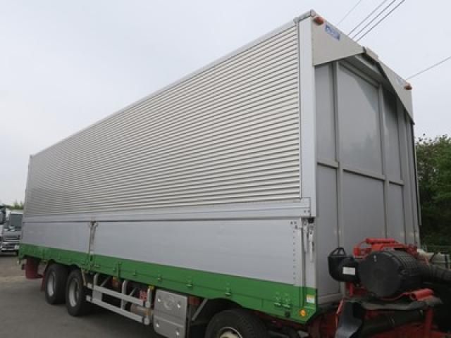 Nissan QUON 2021-06 6805453-14