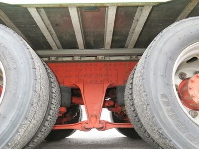 Nissan QUON 2021-06 6805453-23