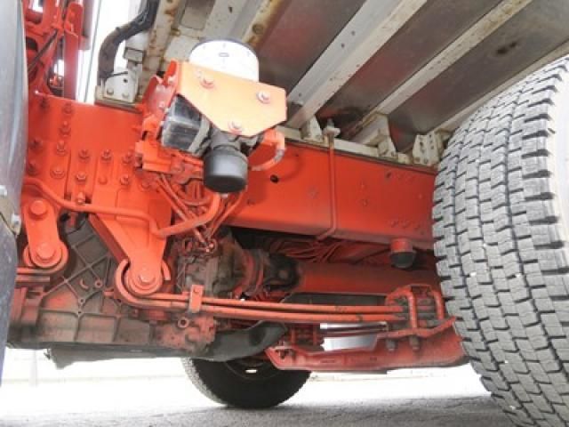 Nissan QUON 2021-06 6805453-24