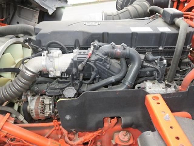 Nissan QUON 2021-06 6805453-26