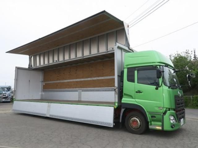 Nissan QUON 2021-06 6805453-7