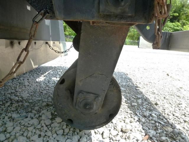 Nissan QUON 2013-03 6805455-18