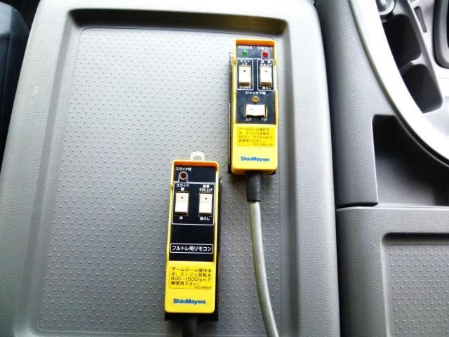 Nissan QUON 2013-03 6805455-21