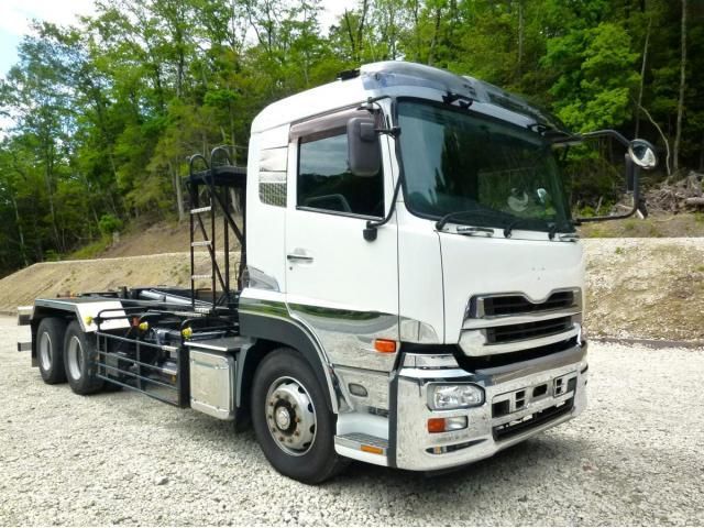 Nissan QUON 2013-03 6805455-2