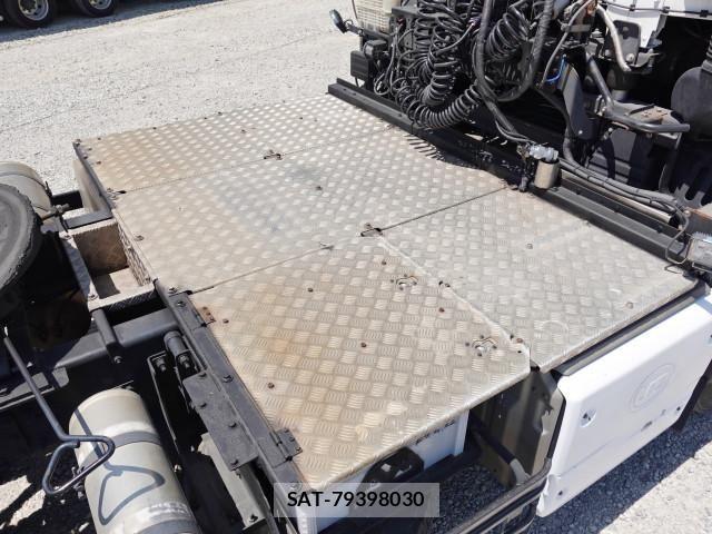 Nissan QUON 2018-11 6911626-15