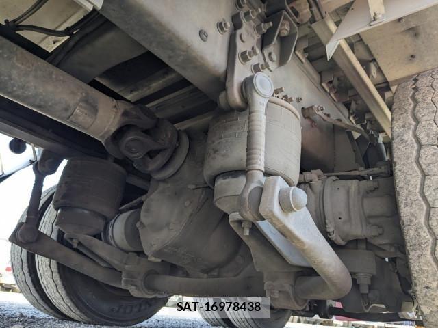 Nissan QUON 2019-04 6911618-21