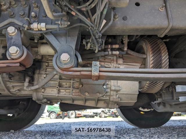 Nissan QUON 2019-04 6911618-22