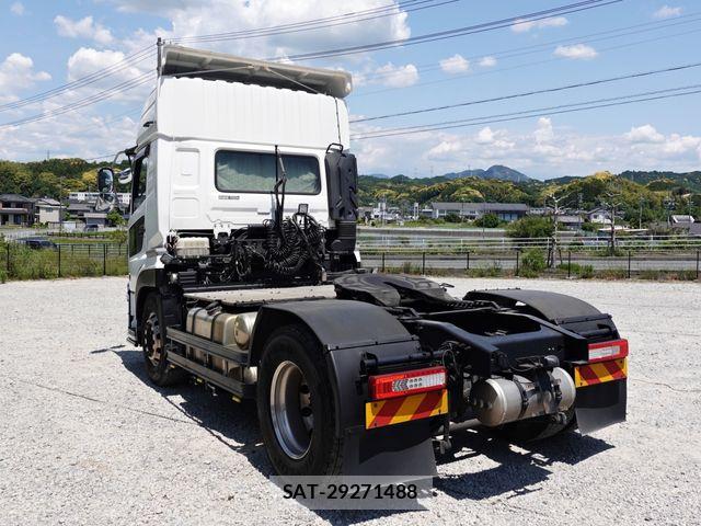 Nissan QUON 2018-11 6911629-9
