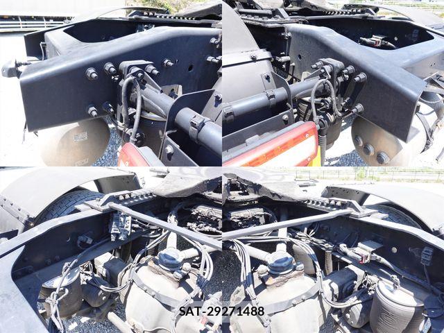 Nissan QUON 2018-11 6911629-22