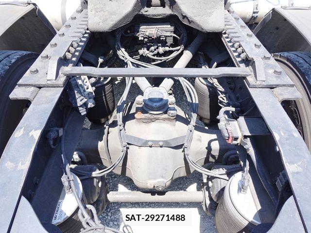 Nissan QUON 2018-11 6911629-23